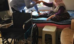 Manisalı iş insanı  306’ncı tekerlekli sandalyeyi ihtiyaç sahibi vatandaşa ulaştırdı