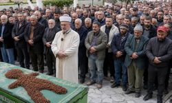 Saruhanlı Develi’de 75 Liralık Üzüme “Cenaze Namazı” Protestosu!