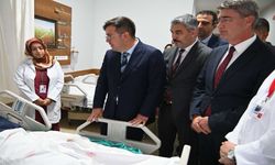 Adalet Bakan Yardımcısı Tuncay, Manisa'da yaralanan öğrencileri ziyaret etti