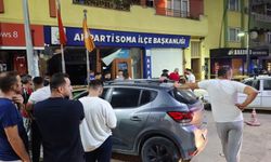 Otomobil AK Parti ilçe binasına daldı