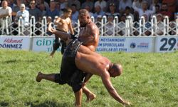 Kula Er Meydanı’nda Başpehlivan Feyzullah Aktürk