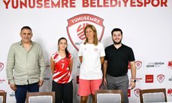 Yunusemre Belediyespor genç libero Eylül Aydemir'i renklerine bağladı