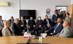 Anahtar Parti heyeti yaralı öğrencileri ziyaret etti