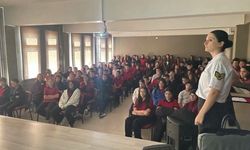 Manisa’da jandarmadan öğrencilere ‘Siber Zorbalık’ semineri