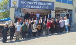 AK Partili vekil Selendi’de esnafın nabzını tuttu