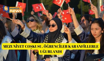 Mezuniyet coşkusu, öğrenciler karanfillerle uğurlandı