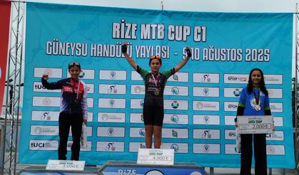 Akhisarlı sporculardan Rize’de madalya şöleni