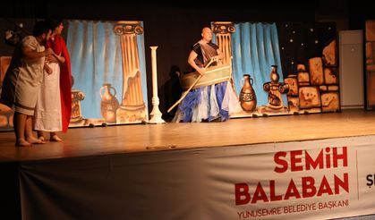 "Hades'e Yolculuk" tiyatro severlerle buluştu