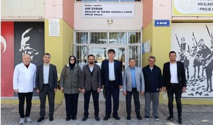 Eğitimcilerin talepleri Demirci'de masaya yatırıldı