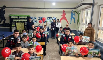 Salihli’de minik öğrenciler jandarmayı yakından tanıdı