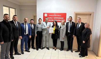 Salihli bakkallarda yeni başkan mazbatasını aldı