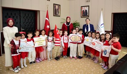 MCBÜ Rektörlüğünde 23 Nisan coşkusu