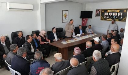 Selendi AK Parti'de mahalle başkanları toplandı