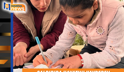 Saldırıda hayatını kaybeden öğrencilerin mezarlarına bırakılan notlar duygulandırıyor