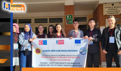 Alaşehirli öğrenciler İtalya'da Türkiye'yi temsil etti