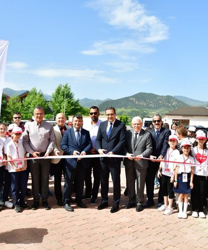 Alaşehir BİLSEM'de TÜBİTAK 4006 Bilim Fuarı açıldı