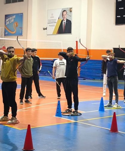 Sarıgöl’de geleneksel Türk okçuluğuna büyük ilgi