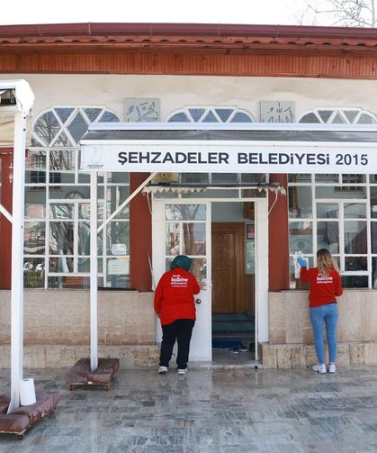Şehzadeler Belediyesinden camilerde temizlik seferberliği
