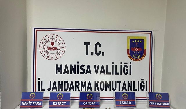 Manisa’da şüpheliden esrar ve uyuşturucu hap çıktı