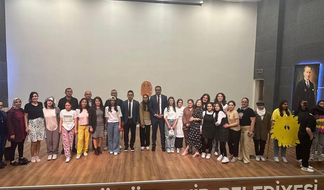 Liselilerin müzikli drama oyunu ilgi gördü
