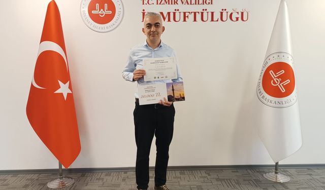 Manisalı Fotoğrafçı İzmir'de ödülünü aldı