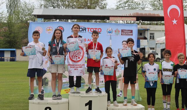Manisalı sporculardan Oryantiring Türkiye Şampiyonası’nda büyük başarı