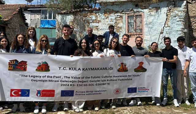 Kula'nın tarihi güzellikleri gençlerle buluşuyor