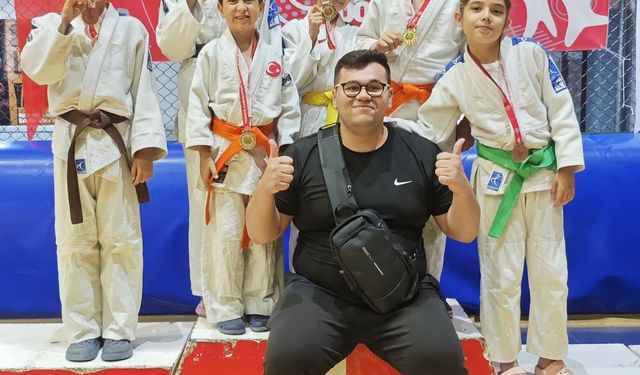 Yunusemreli minik judocular madalyaya doymuyor