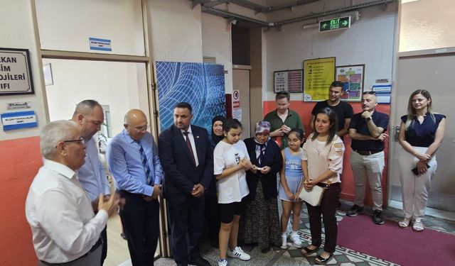 Alaşehir’de Veli Özkan Bilişim Teknolojileri Sınıfı açıldı