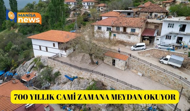 700 yıllık cami zamana meydan okuyor