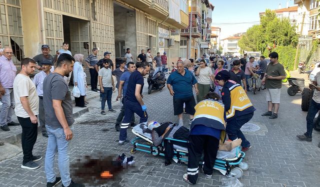 Seyir halindeki motosikletten düşen 65 yaşındaki kadın ağır yaralandı