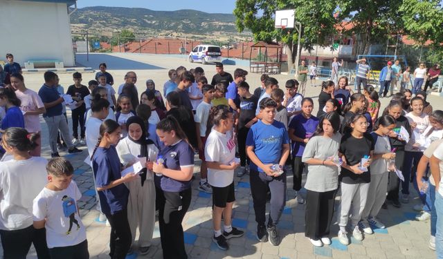Manisa'da LGS'de birinci olan 8 öğrenciden 3'ü Turgutlu'dan