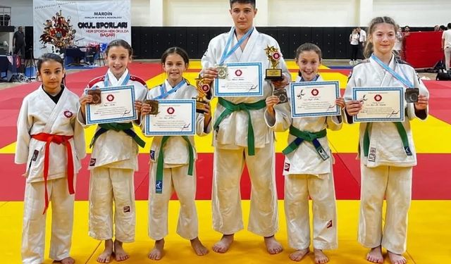 Salihlili judocular Erel ve Madan, Mardin’de şampiyon oldu