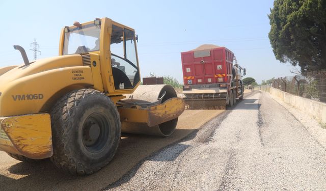 Turgutlu Belediyesi Fen İşleri Müdürlüğünden eş zamanlı ve yoğun yol mesaisi