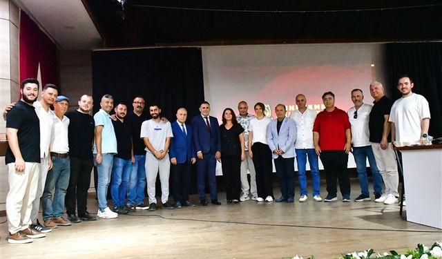 Yunusemre Belediyespor'da Bülent Kanik güven tazeledi