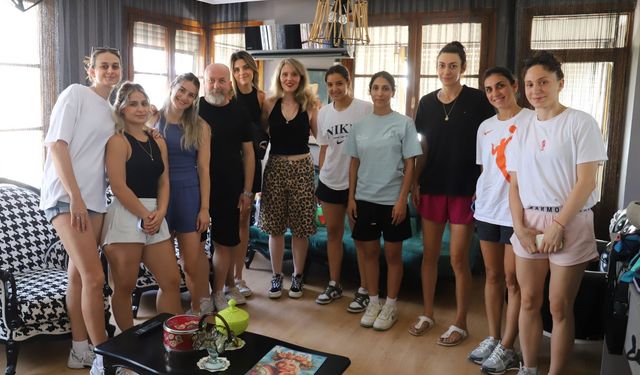 Manisa’nın tek kadın basketbol takımı diyetisyen kontrolünden geçti