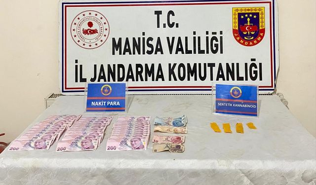 Manisa’da zehir tacirlerine geçit yok: 64 kök kenevir, 335 gram esrar ele geçirildi
