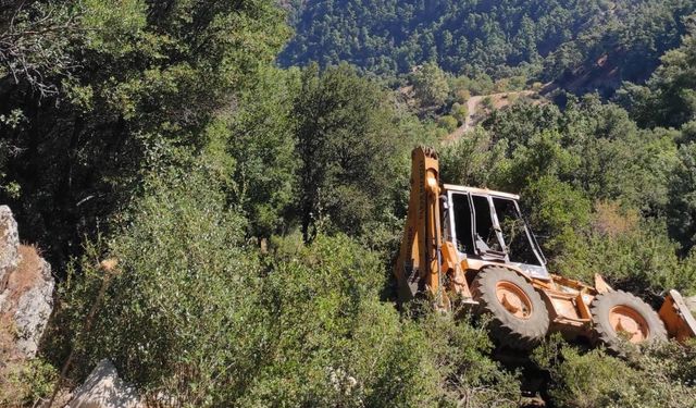 Uçurumdan yuvarlanan kepçenin operatörü yaşamını yitirdi