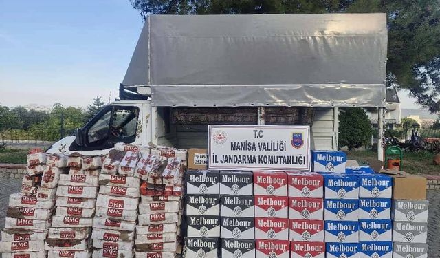 Otoyolda kaçak tütün ve sigara kağıdı yakalandı