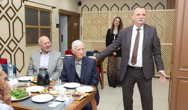 Yunusemre’den Yaşlılar Günü’ne özel vefa etkinliği