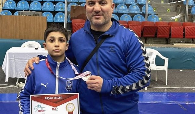 Yunusemreli güreşçi milli takım kampına davet edildi