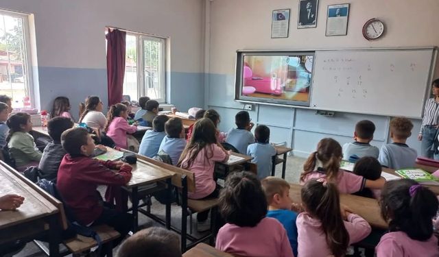 Sarıgöl'de ilkokul öğrencilerine ağız ve diş sağlığı eğitimi