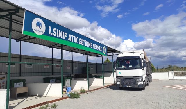 Yunusemre'de 3 bin 200 kilogram ilaç toprağı zehirlemeden imha edildi