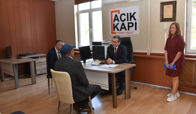 Salihli Kaymakamı Güldoğan vatandaşları dinledi