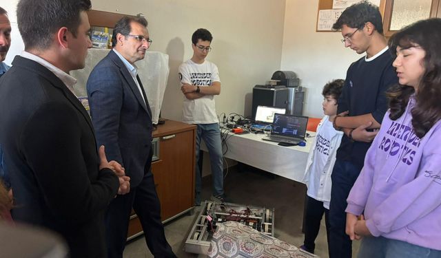 Salihli Kaymakamı Güldoğan, geleceğin bilim insanlarıyla buluştu