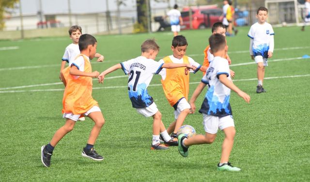 Yunusemre Belediyespor'un altyapı seçmelerine yoğun ilgi