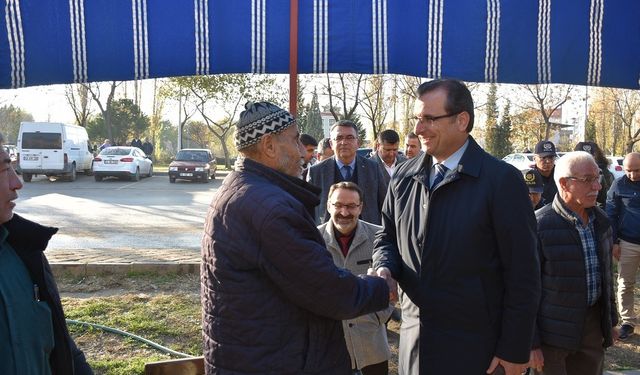 Salihli Kaymakamı Güldoğan Sarıpınar’da sorunları dinledi