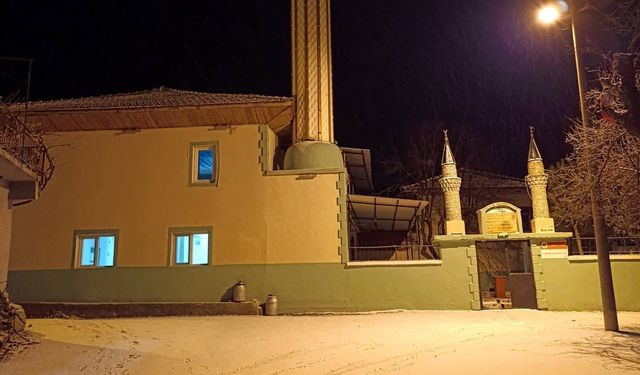 Selendi’ye ilk kar yağdı