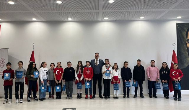 İstiklal Marşı Güzel Okuma Yarışması'nda il birincisi Kula'dan