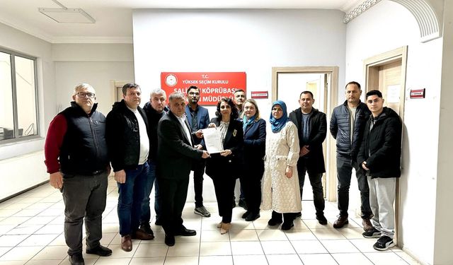 4 oy farkla başkan seçilmişti, göreve başladı